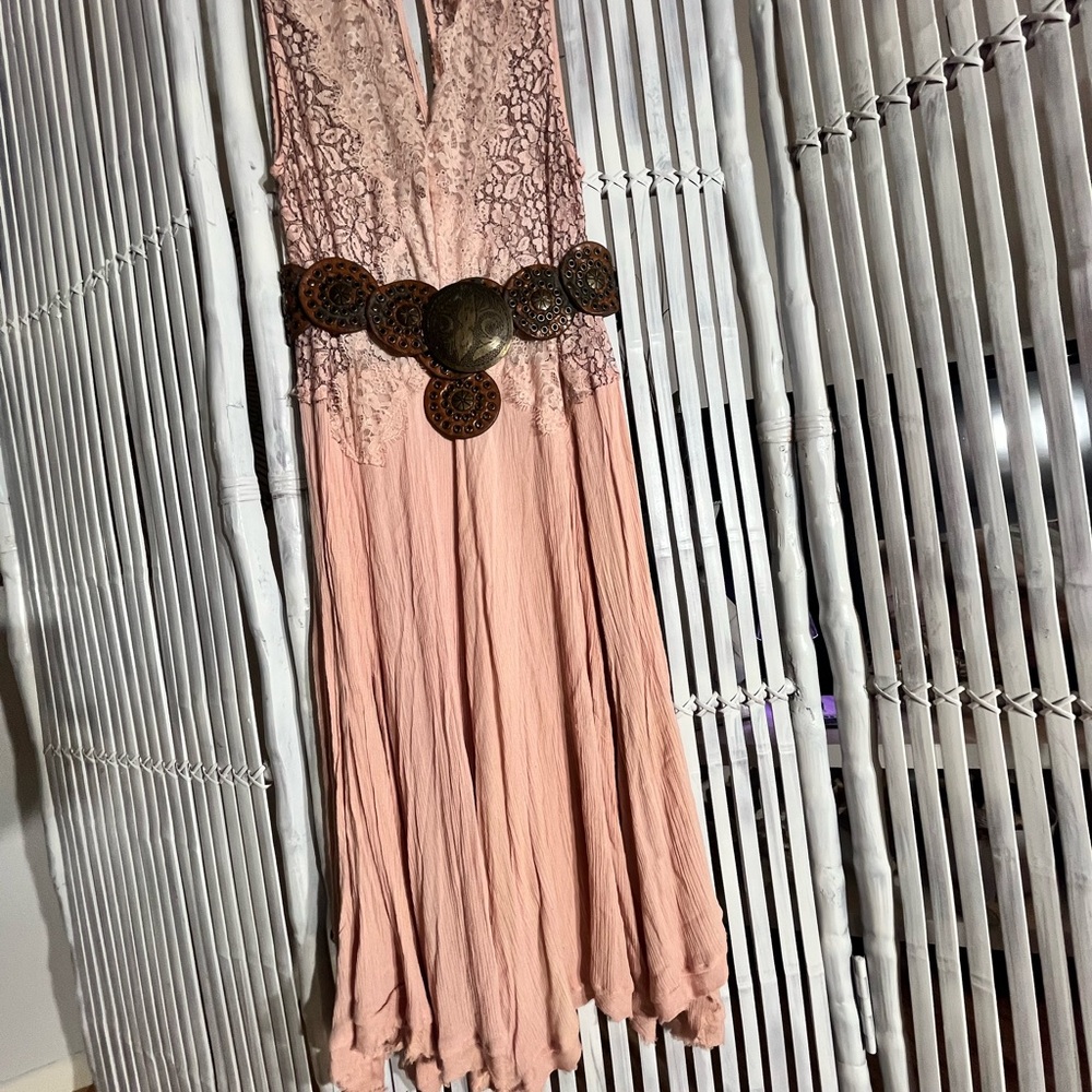 Elegant Pink Lace Dress